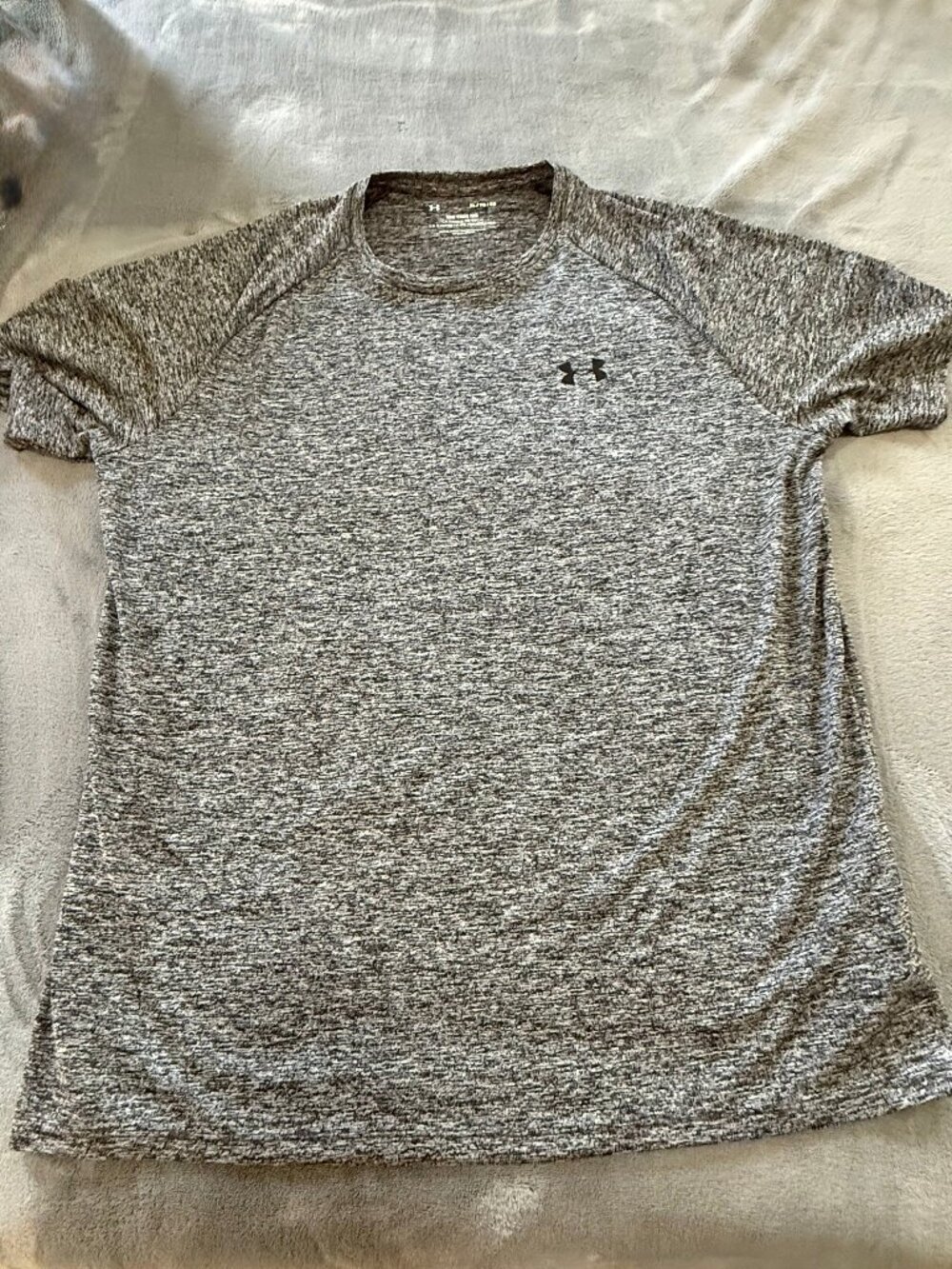 Grey Men's Underarmour T-Shirt XL